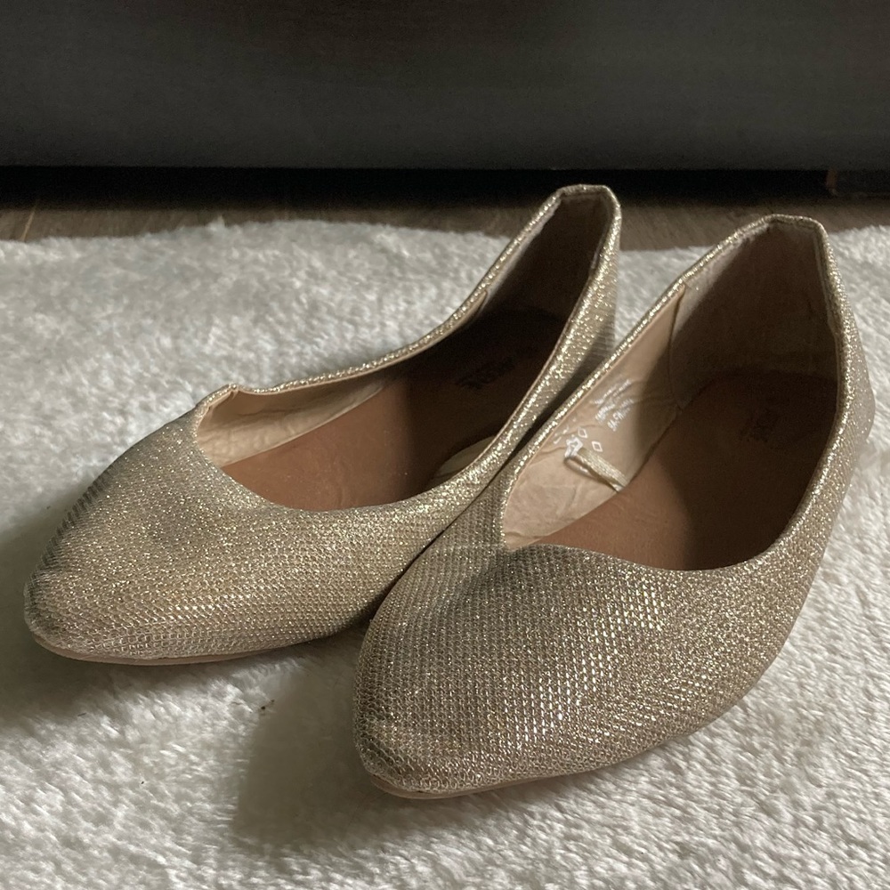 ☀️Gold Flats☀️ - Picture 3 of 3